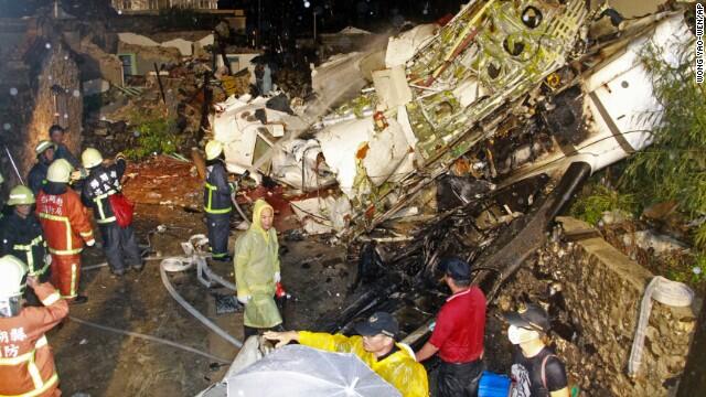 &#91;Breaking News&#93; Pesawat TransAsia jatuh di Negara Taiwan