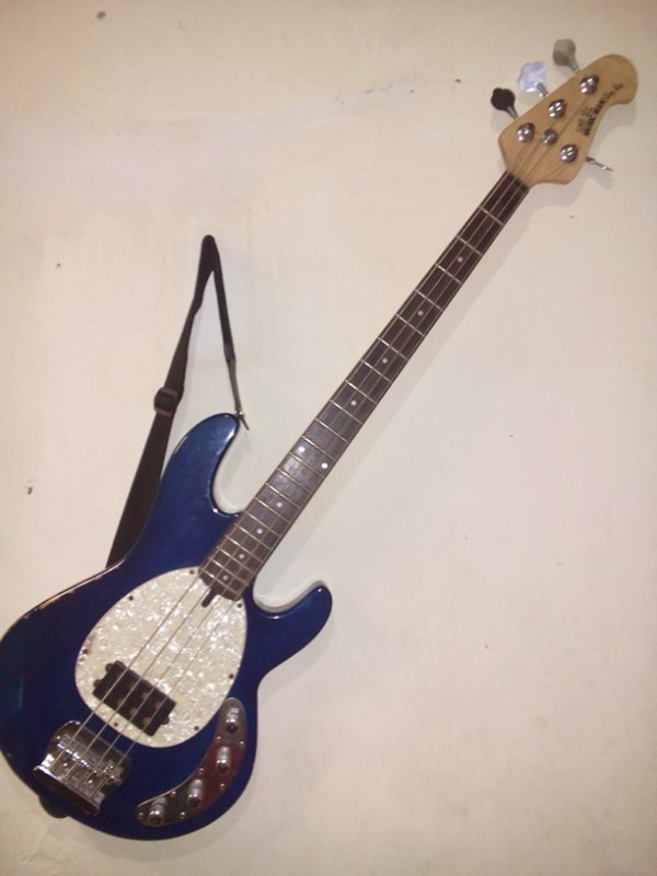 bass costum musicman bandung