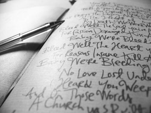 Bikin Lagu ?? :bingungs