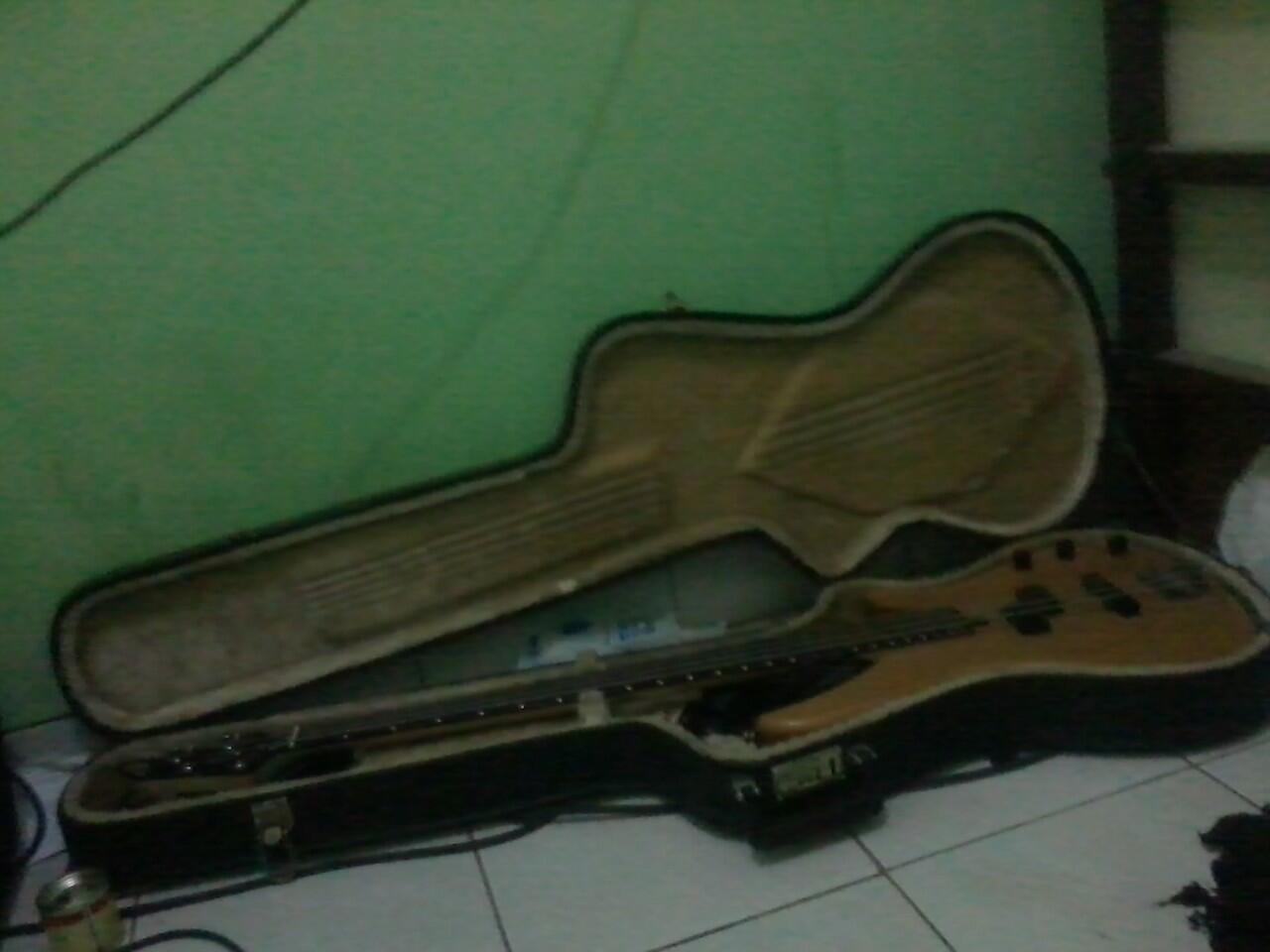 Bass Yamaha RBX 270J + Hardcase + Preamp