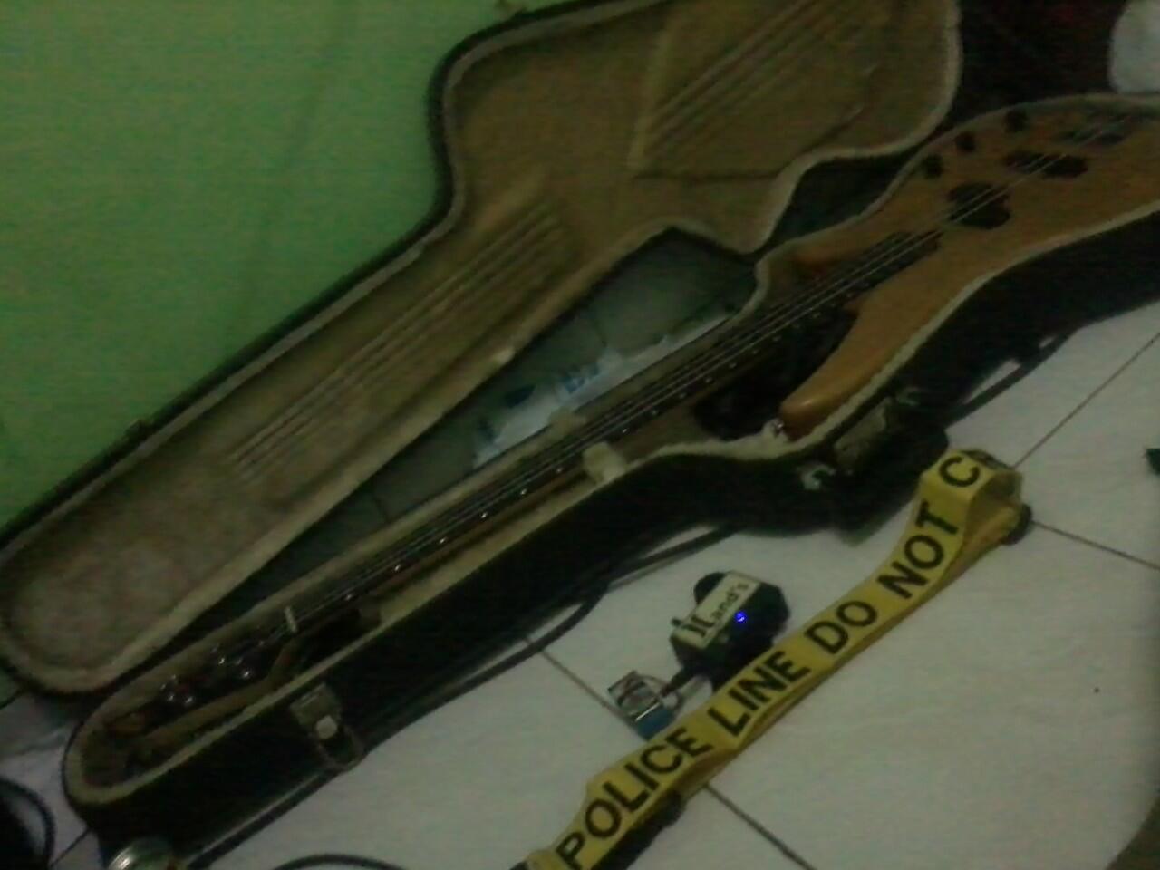 Bass Yamaha RBX 270J + Hardcase + Preamp