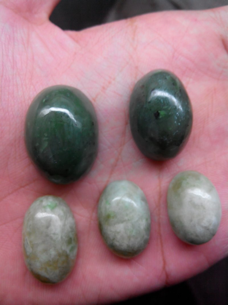 sungai dareh , neprhite jade atau giok aceh dan anggur