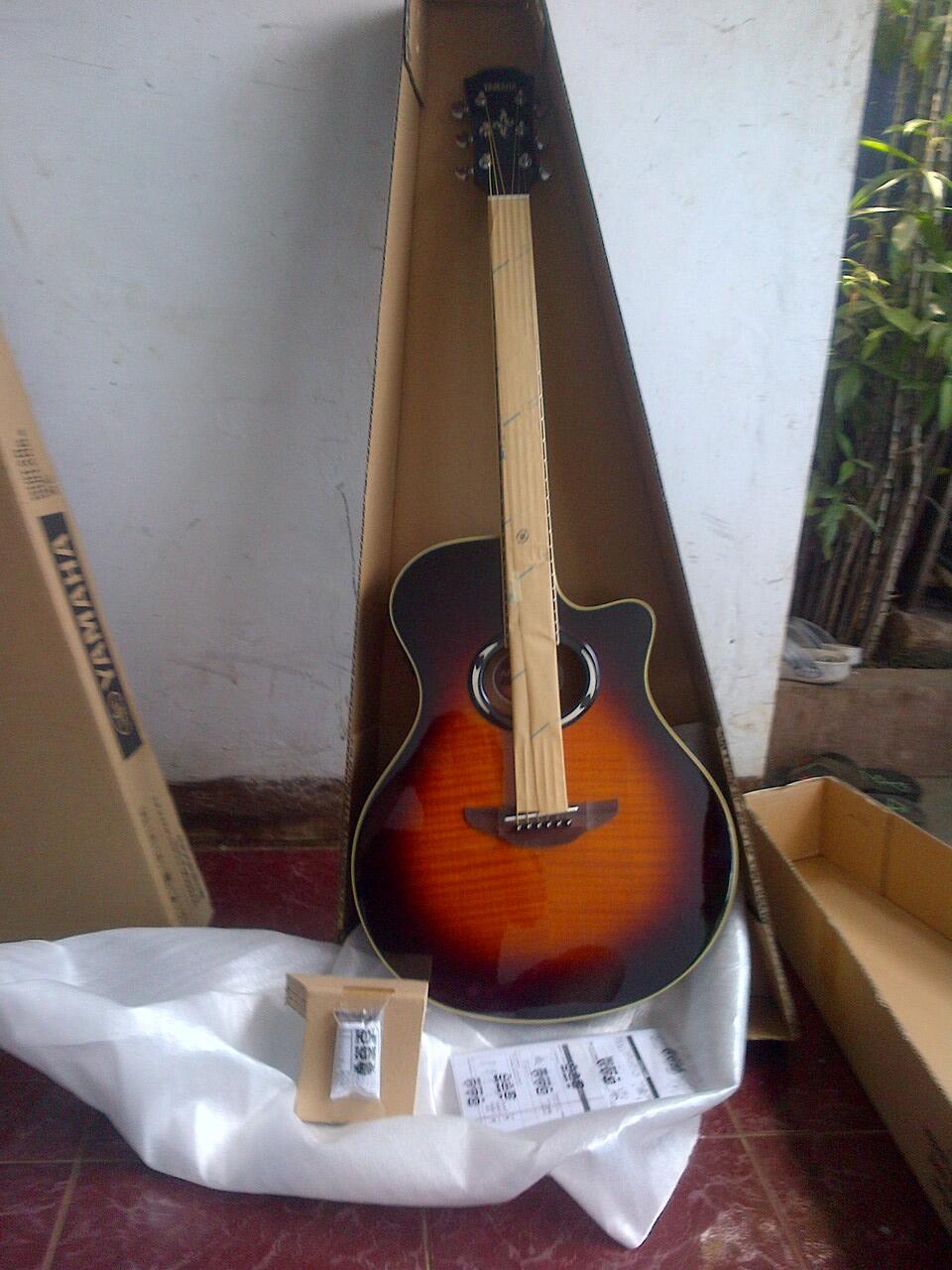 Gitar Akustik Yamaha APX 500 II ( 100% baru dan Original )