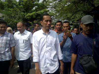 Sungkem ke Ibunda, Jokowi: Saya Dipeseni 'Jangan Berubah ya, Le'