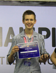 Kamu akan pintar dan kelihatan ganteng saat memainkan permainan ini..