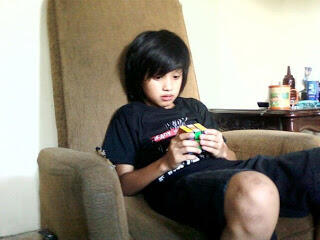 Kamu akan pintar dan kelihatan ganteng saat memainkan permainan ini..