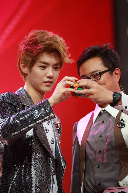 Kamu akan pintar dan kelihatan ganteng saat memainkan permainan ini..