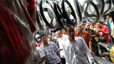 &#91;blusukan solo&#93; kala jokowi bertemu mantan penentangnya (baca : mantan panasbung)