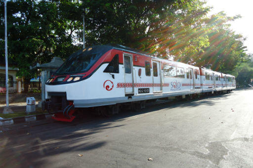 Jakarta Enaknya Pakai Monorail atau TRAM ?