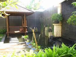 Gazebo Kayu Kelapa dan Taman
