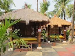 Saung bambu dari pengrajin dan petani bambu