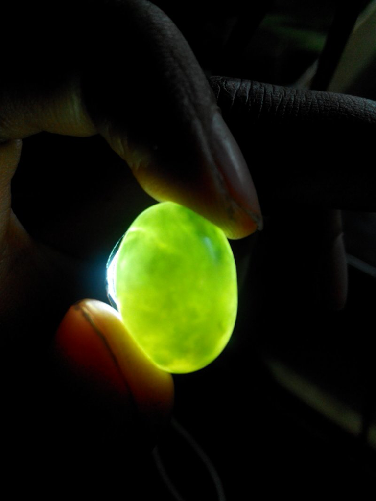 sungai dareh , neprhite jade atau giok aceh dan anggur