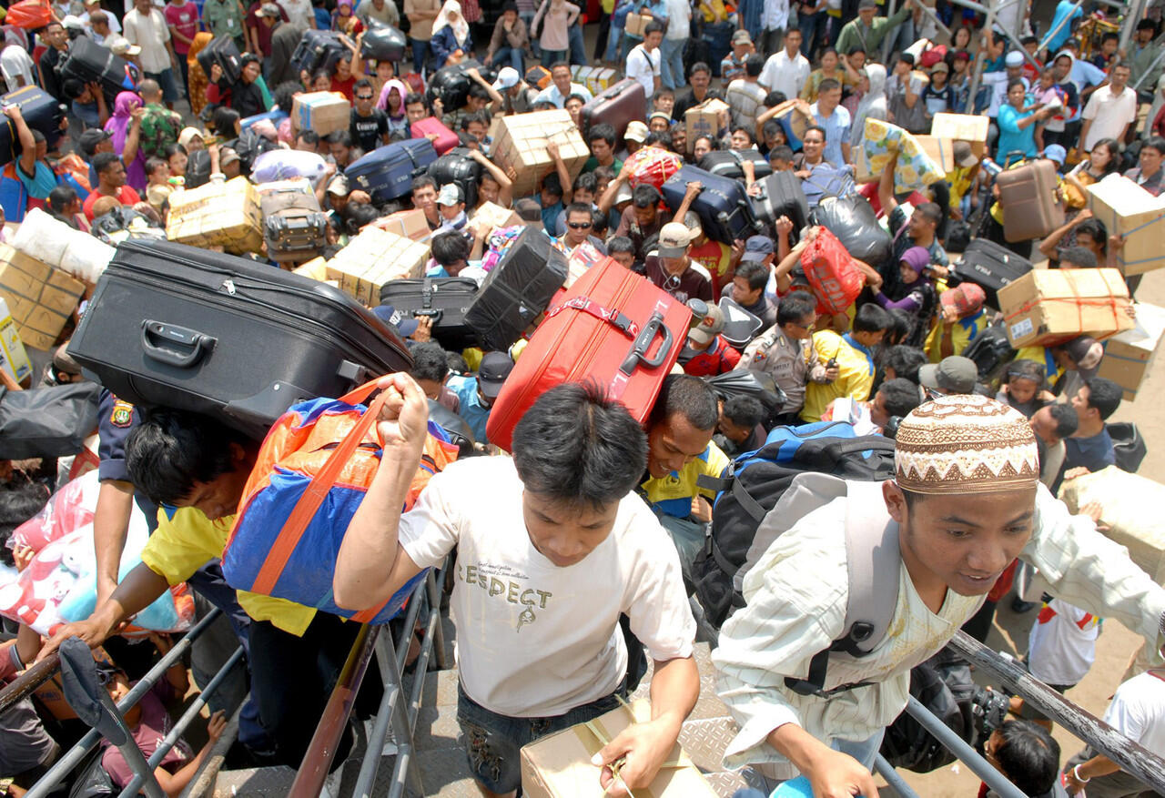 MEREKA YANG TIDAK MUDIK DI HARI RAYA GAN [RESPECT]