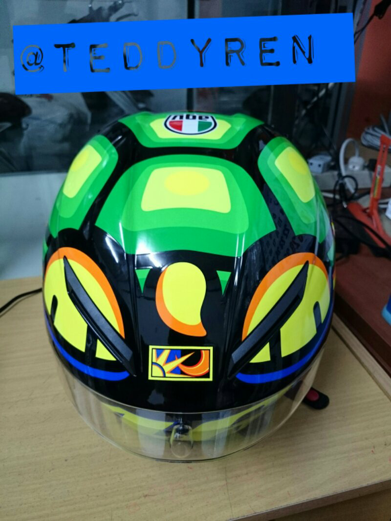 Terjual Helm AGV k3 dan GP-tech harga MIRING ukuran 