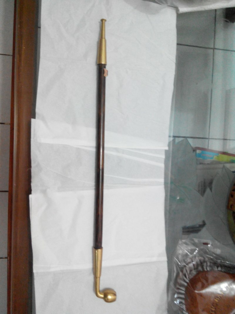 jual barang antik pipa hisap tembakau umurnya diatas 60 thn