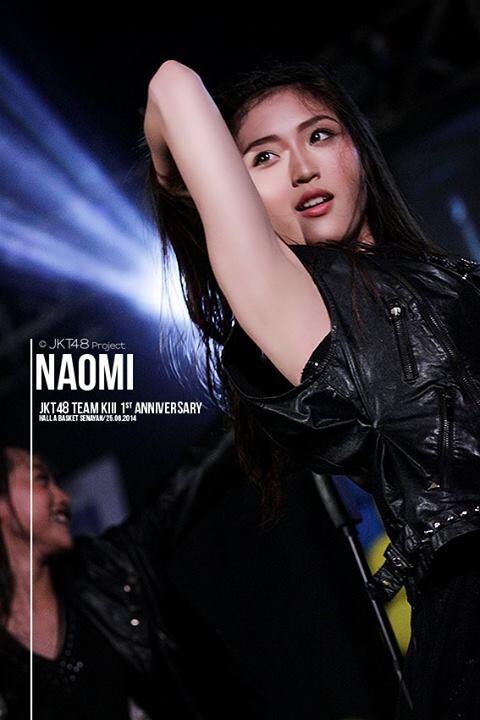 buat para fans jkt48 , seksian mana shanju atau naomi