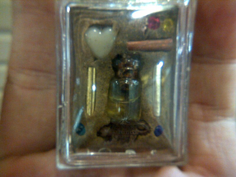 Thai Amulet "kitsune nine tail fox" Lp O Puttaraksa