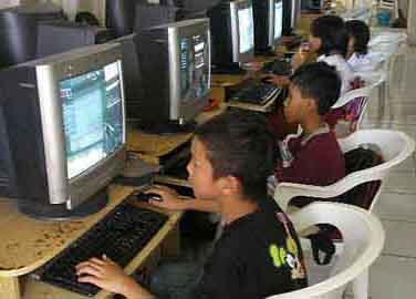 Anak-anak kecanduan main video game wajar gak sih ??