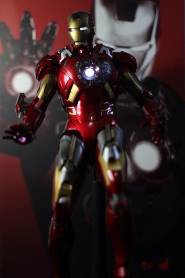 WTS HOT TOYS IRONMAN MARK VI Avenger BIB Bandung