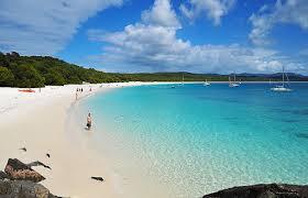 Pantai Cantik dengan Warna Paling Aneh