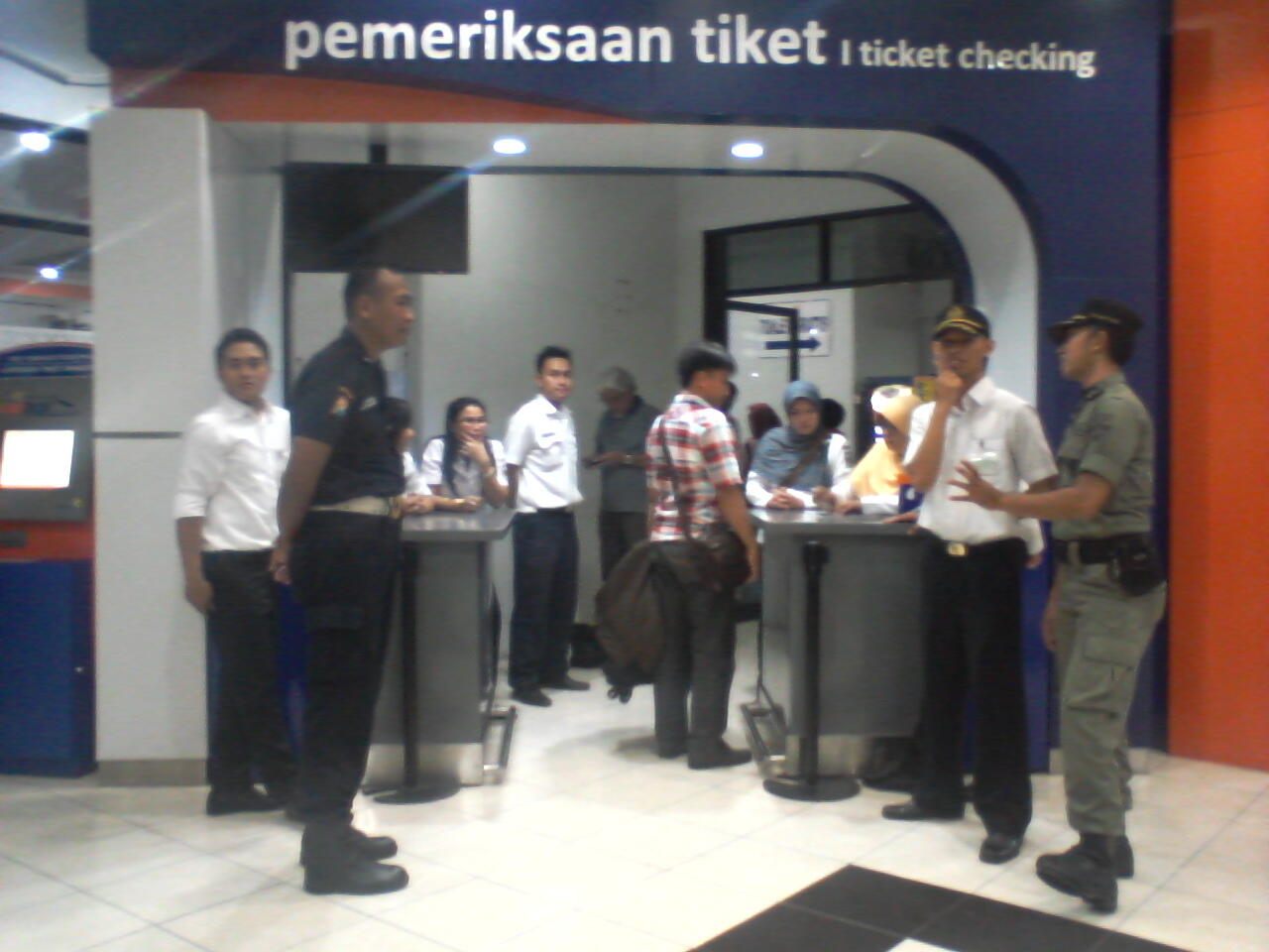 Semacam Panduan Naik Kereta Api Zaman Sekarang