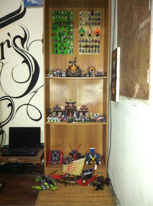 Lego superhero, spongebob, toy story, ninjago, chima, starwars, kreo transformers