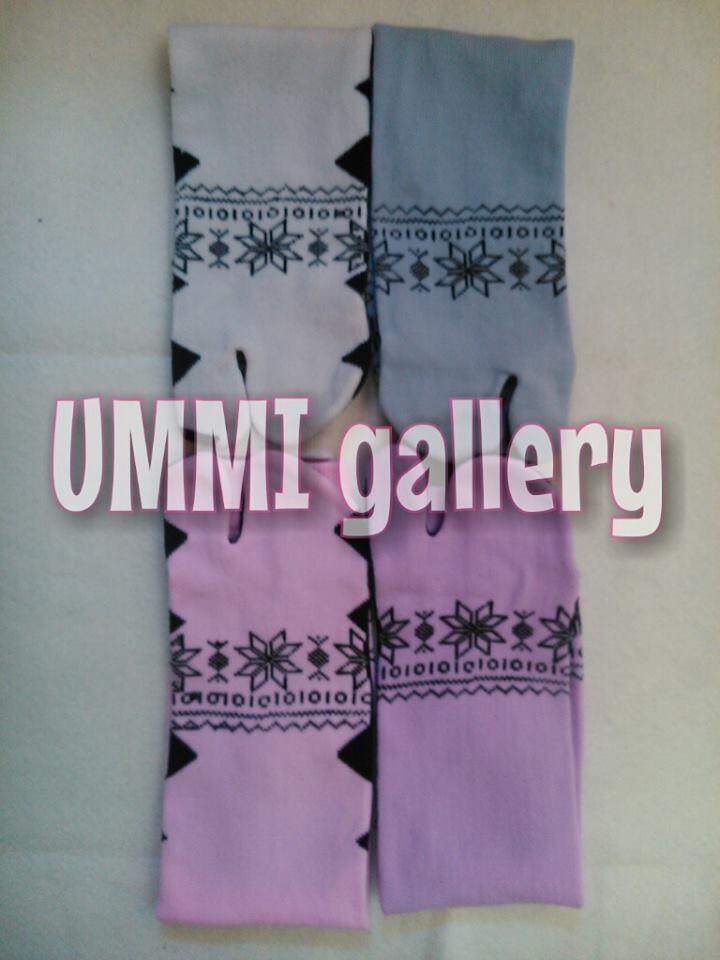 kaos kaki batik