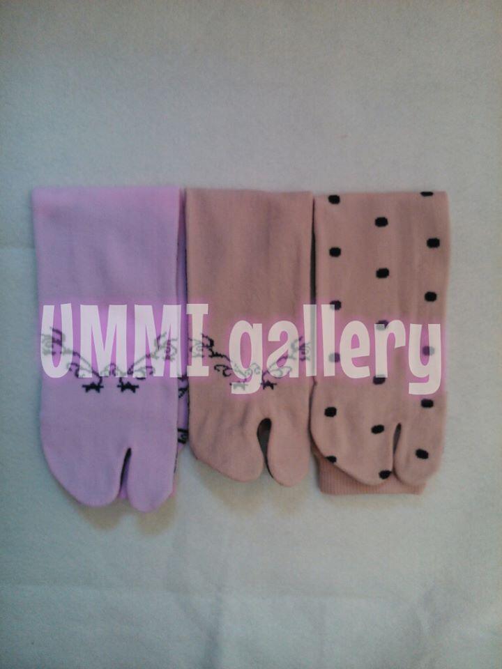 kaos kaki batik