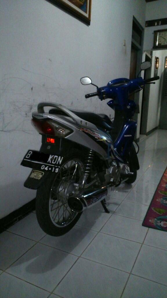 Terjual  Jual Motor  Honda  Karisma  X 125  tahun 2005 