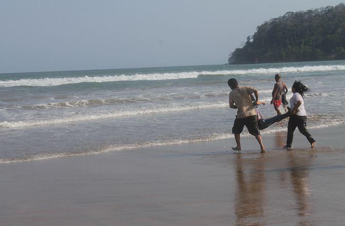 Piknik Ceria Bersama Organisasi Karang Taruna di Pacitan, Jawa Timur