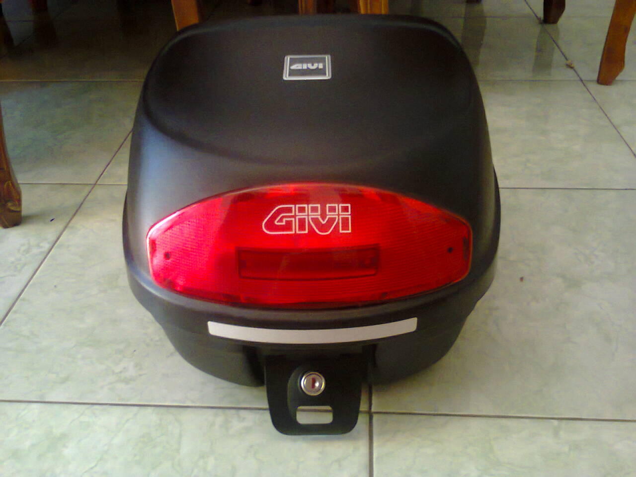 РЎС‚РµРєР»Рѕ GIVI a660