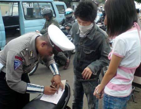 berbagai pengalaman saat kena tilang dan tips nya