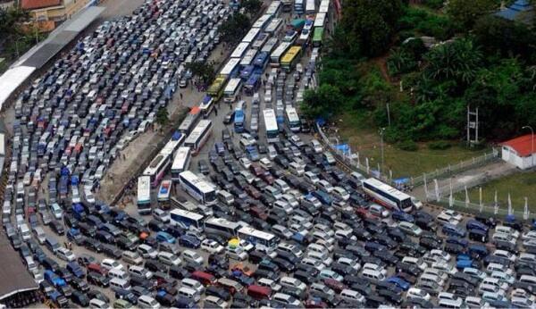 Gan masih Ada yang kejebak macet di Pantura Ga nih ?