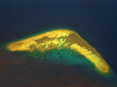 7 Pulau Berbentuk Aneh Di Dunia