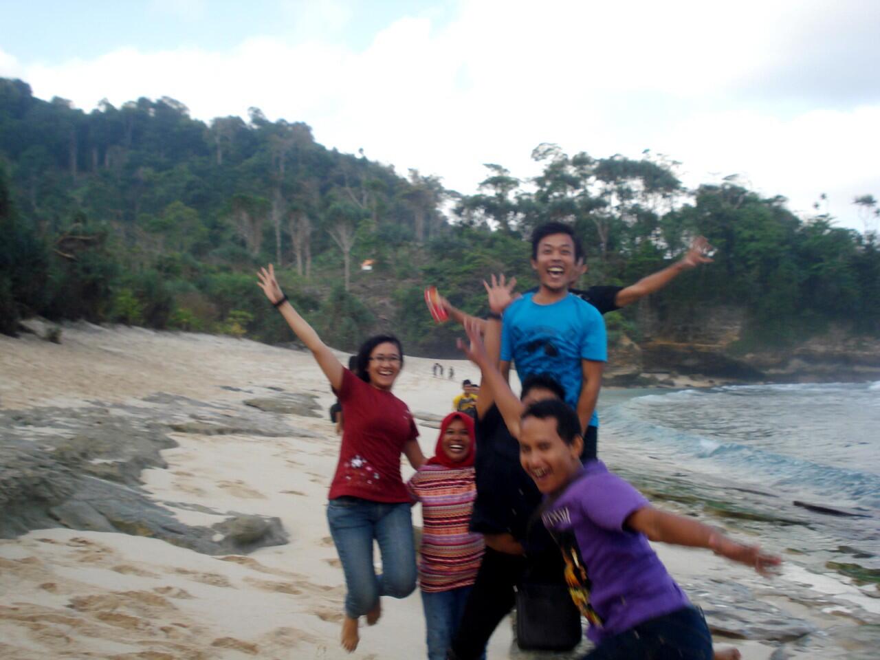 TRIP AT SANGGAR BEACH, TULUNGAGUNG