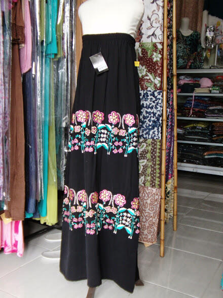 Bawahan Warna