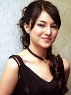 Marshanda Cuma SENSASI