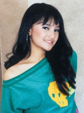 Marshanda Cuma SENSASI