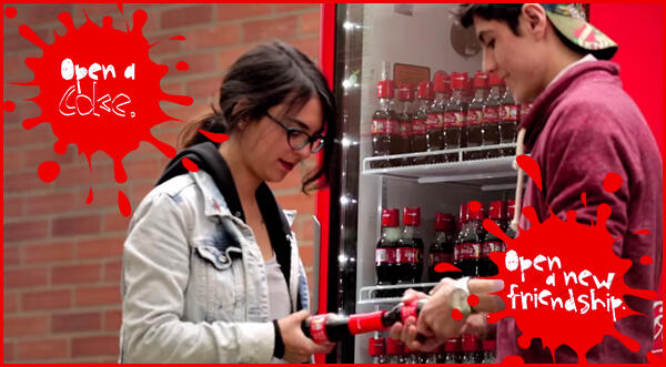 &#91;Friendly Twist&#93; Kampanye Interaksi Sosial dari Coca-Cola