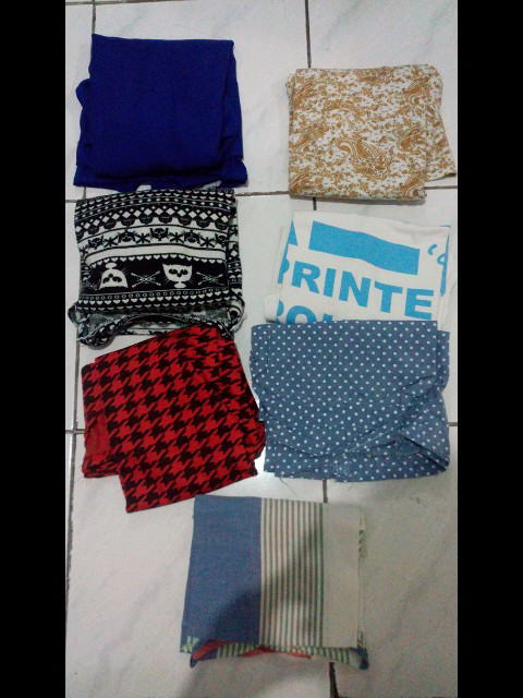 Sell second hand buku korea, novel, kpop album, dan baju baju obral.