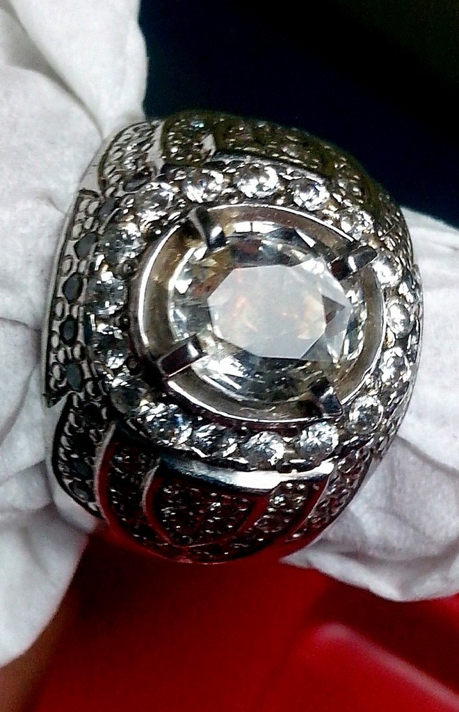 Natural White Sapphire / Saphire / Safir ( Colorless ) / Bening No Treatment