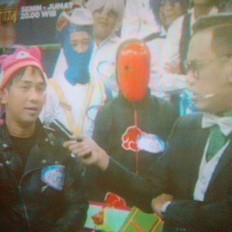 Ini Gila Gan! Ada Cowok pakek Popok Depan Umum!