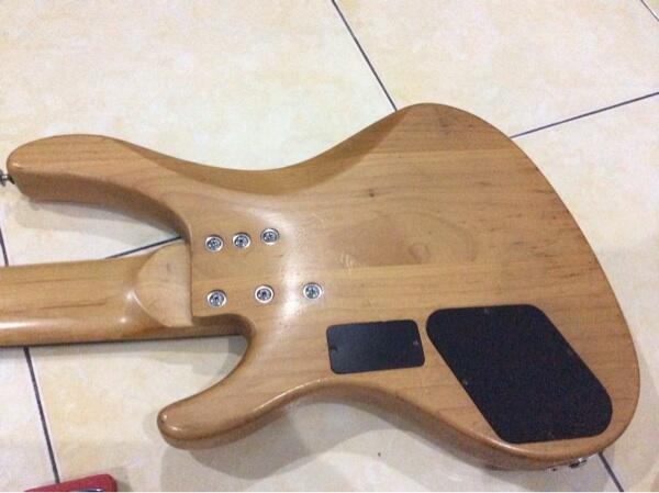 Bass washburn XB-600 mantab banget !