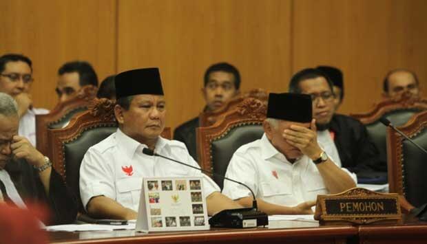 (Bukti: Kliping Koran) Saksi Prabowo-Hatta Menangis di Sidang MK