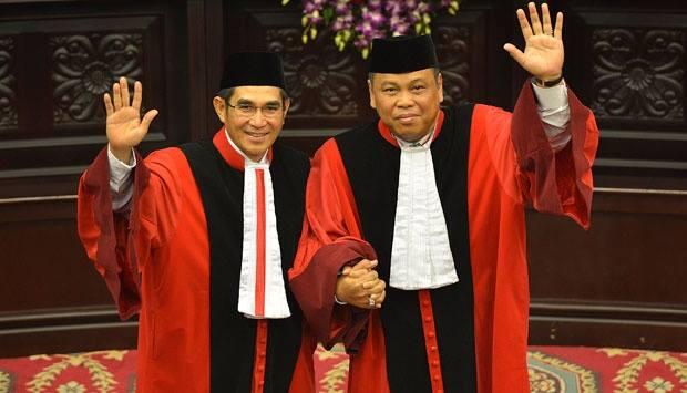 Hakim MK 'Ajari' Kubu Prabowo Menulis Benar