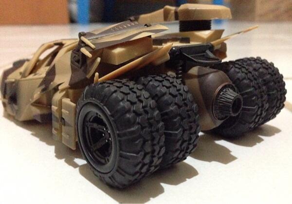 Batman Tumbler (bean) & action figure superman