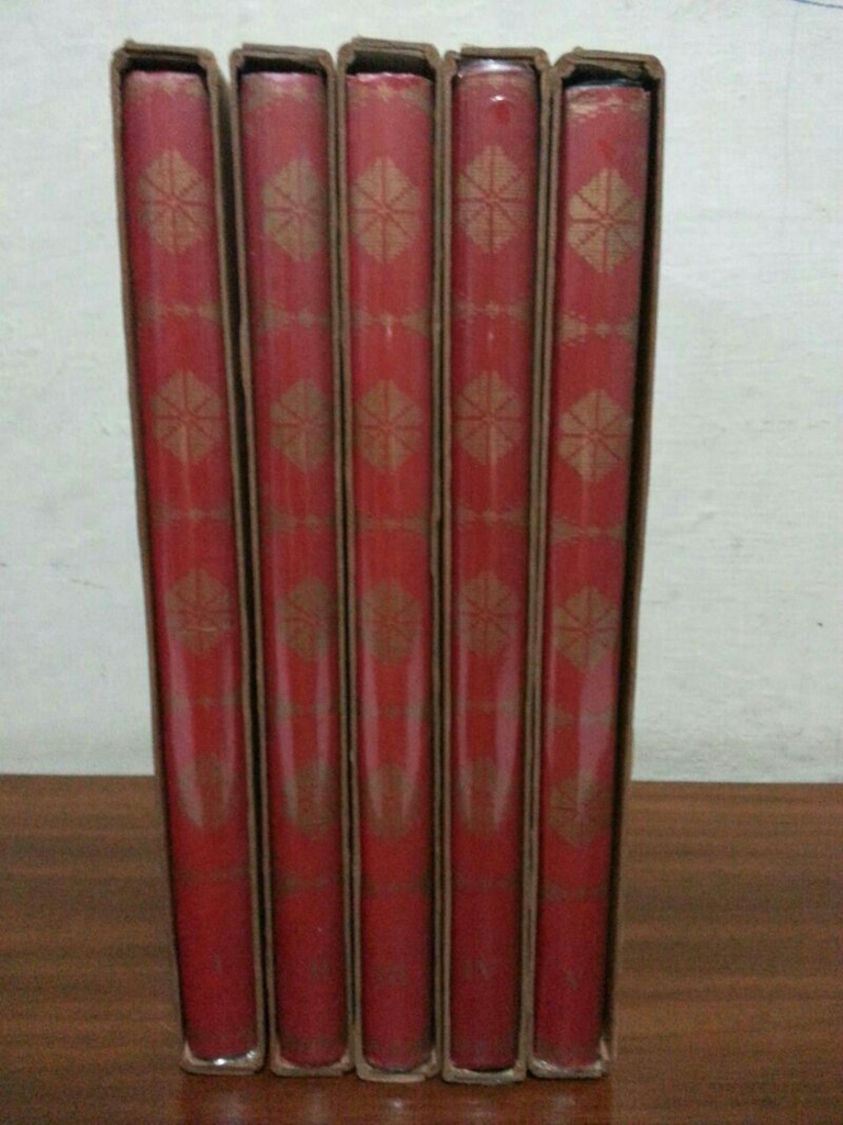 BUKU LUKISAN DAN PATUNG KOLLEKSI PRESIDEN SUKARNO