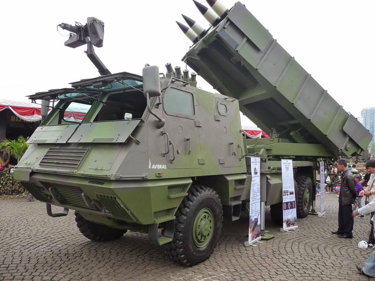 TNI AD Terima Peluncur Roket Baru dari Brasil 