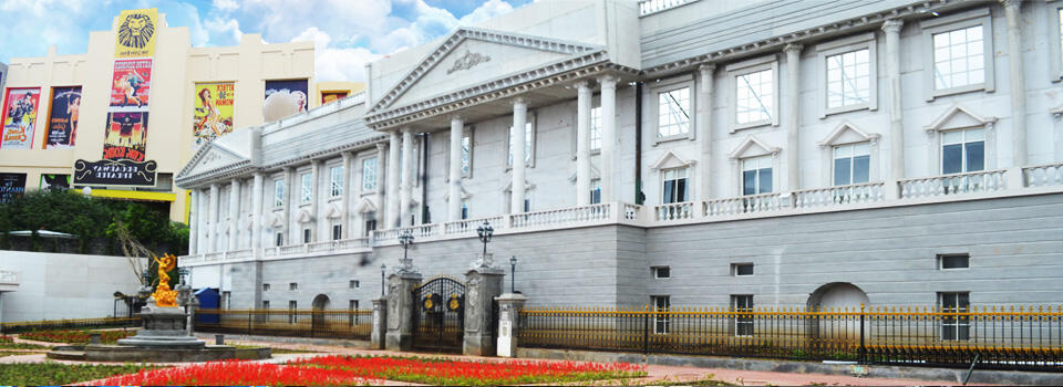 Museum Angkut Batu - Senyum Hangat Dari Si &quot;Besi Tua&quot;