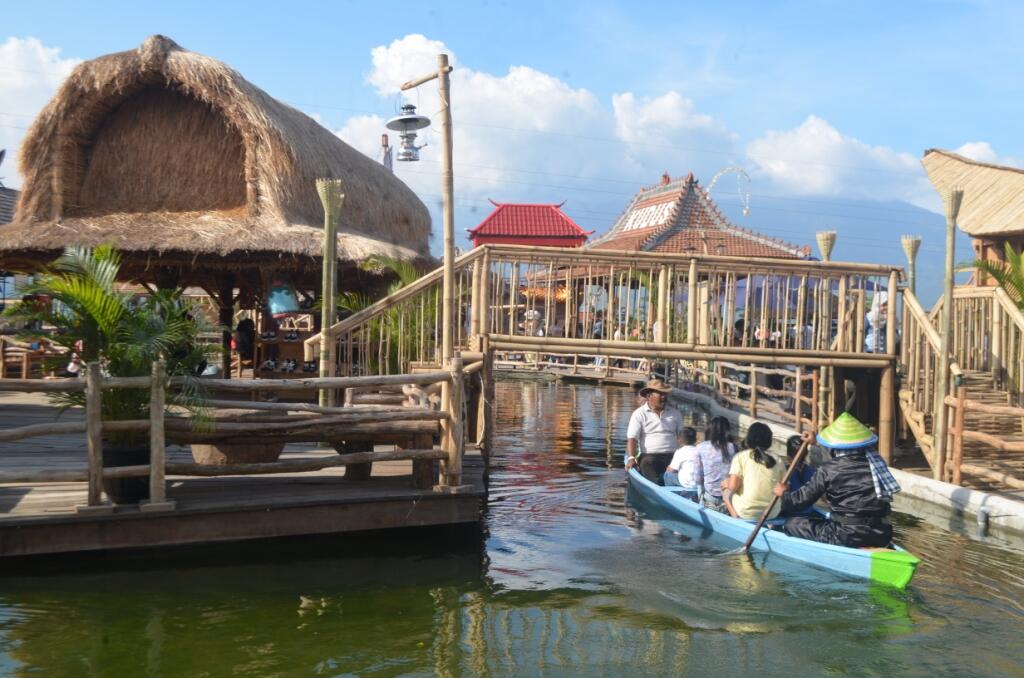 Museum Angkut Batu - Senyum Hangat Dari Si &quot;Besi Tua&quot;